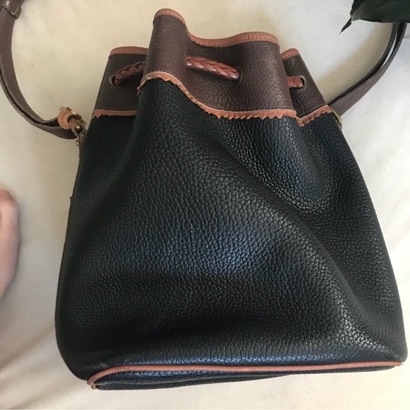 Authentic Dooney & Bourke AWL Teton Bucket Bag - Picture 3 of 4